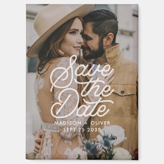 Moderne Save the Date Retro Script Fotobruiloft Magneet (Voorkant)