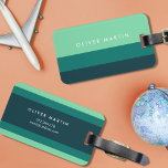 Moderne schaduwen van Groen en Blauwgroen Blok van Bagagelabel<br><div class="desc">Reis in stijl met dit moderne bagagelabel van het kleurenblok in schaduwen van groen en blauwgroen. Pas dit label aan met uw informatie en voor meer opties zoals het wijzigen van het lettertype en het formaat ervan klikt u op de knop "Aanpassen". *Gelieve te merken op dat het Watermerk Zazzle...</div>