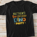 Moderne Schattigee Dino Dinosaur Kind's Verjaardag T-shirt<br><div class="desc">Samengesteld uit leuke sans serif handgeschreven typografie; Schattigee T-REX dinosaurussen op de achtergrond Dit is ontworpen door Select Party Supplies,  exclusief voor Zazzle. Beschikbaar hier: http://www.zazzle.com/store/selectpartysupplies</div>