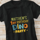 Moderne Schattigee Dino Dinosaur Kind's Verjaardag T-shirt<br><div class="desc">Samengesteld uit leuke sans serif handgeschreven typografie; Schattigee T-REX dinosaurussen op de achtergrond Dit is ontworpen door Select Party Supplies,  exclusief voor Zazzle. Beschikbaar hier: http://www.zazzle.com/store/selectpartysupplies</div>