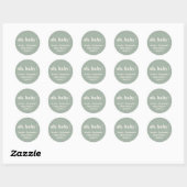 Moderne Schattigee Sage Groene Baby shower Aangepa Ronde Sticker (Vel)
