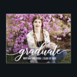 Moderne Script Afstudeerfoto Aankondiging Wt<br><div class="desc">Moderne Script Afstudeerfoto Postkaart - Witte Script (lege achterkant)</div>