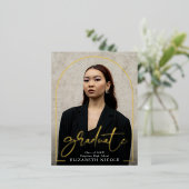 Moderne Script Afstuderen Photo Arch Afstudeerfees Folie Uitnodiging Briefkaart (Staand Voorkant)