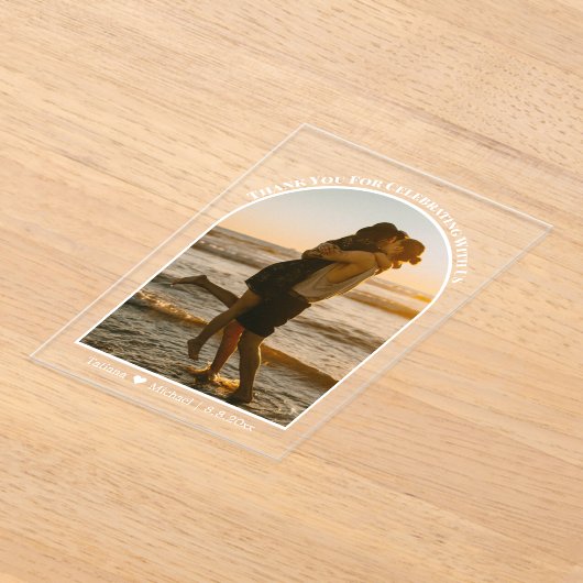 Moderne Script Arch Trouwfoto Dank u kaart Acryl Uitnodigingen (Laagn)