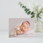 Moderne Script Babyfoto Geboorteaankondiging Briefkaart (Staand voorkant)