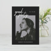 Moderne Script Black 2-Foto Afstudeerfeest Kaart (Staand voorkant)