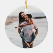 Moderne Script Boog Eerste Kerst Verloving Foto Keramisch Ornament (Achterkant)
