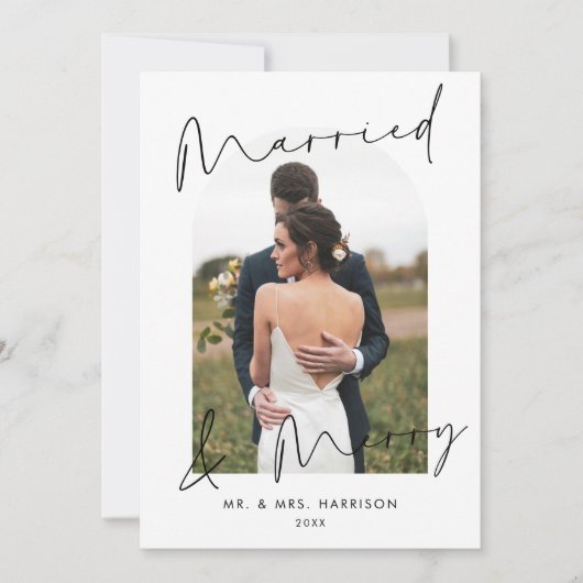 Moderne Script Boog Foto Getrouwd Blij Feestdagenkaart (Voorkant)