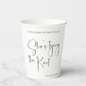 Moderne Script Bruiloft Bridal Shower Ze Krijgt De Papieren Bekers (Achterkant)