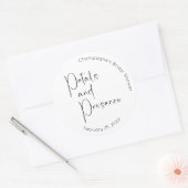 Moderne Script Bruiloft Feest Bloemblaadjes en Pro Ronde Sticker (Envelop)