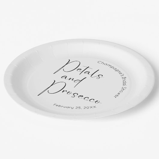 Moderne Script Bruiloft Feest Petals en Prosecco Papieren Bordje (Gekanteld)