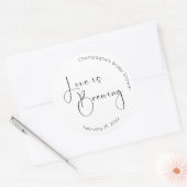Moderne Script Bruiloft Feestlunch De Liefde Bruis Ronde Sticker (Envelop)