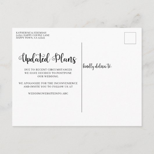 Moderne script bruiloft uitstel foto briefkaart (Achterkant)