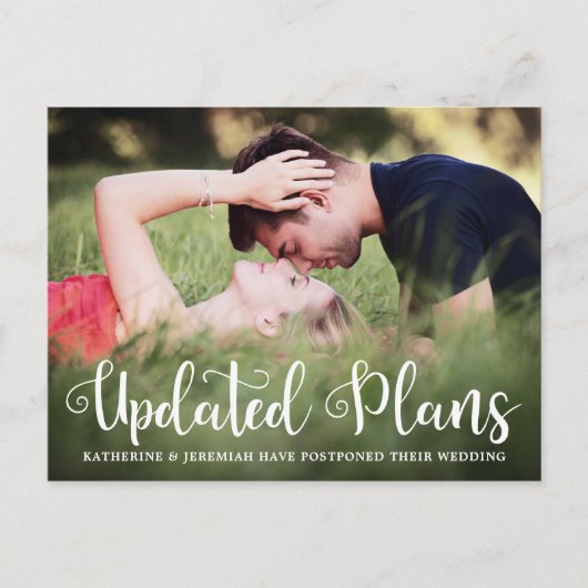 Moderne script bruiloft uitstel foto briefkaart (Voorkant)