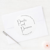 Moderne Script Bruiloftsborrel Parels en Prosecco Ronde Sticker (Envelop)