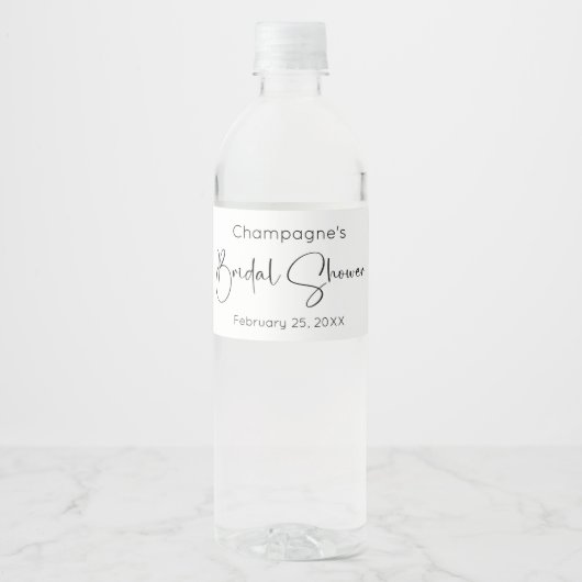 Moderne Script Bruiloftsborrel Waterfles Etiket (Voorkant)