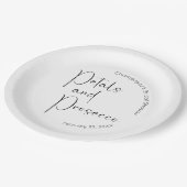 Moderne Script Bruiloftssalon Bloemblaadjes en Pro Papieren Bordje (Gekanteld)