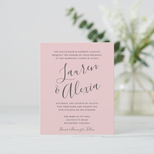 Moderne Script Budget Foto Wedding Invitation (Staand voorkant)