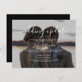Moderne Script Calligrafie Foto Huwelijksupdate Uitnodiging Briefkaart (Voorkant / Achterkant)