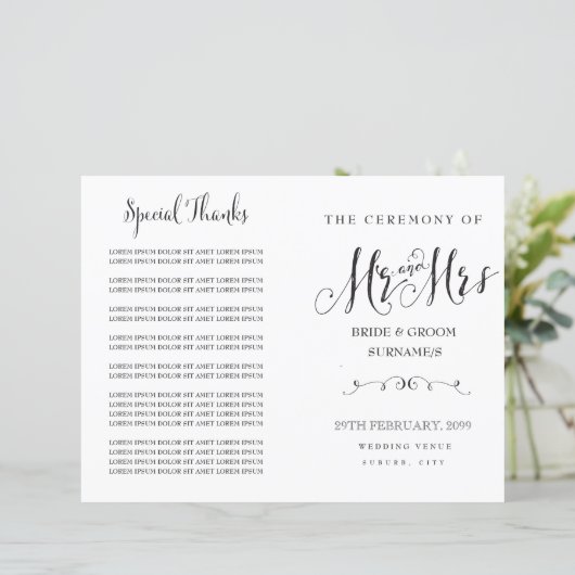 Moderne Script Calligraphy Mr & Mrs Wedding Progra (Staand voorkant)