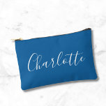 Moderne Script Calligraphy Name Simple Bright Blue Etui<br><div class="desc">Deze chique accessoiretas is voorzien van een moderne script kalligrafie naam in een levendige helderblauw. Perfect als bruidsfeest of vrijgezellenfeest,  het combineert elegantie met eenvoud voor een stijlvolle aandenken. Dit gepersonaliseerde zakje is ook een attent cadeau voor iedereen die houdt van strakke,  moderne design.</div>