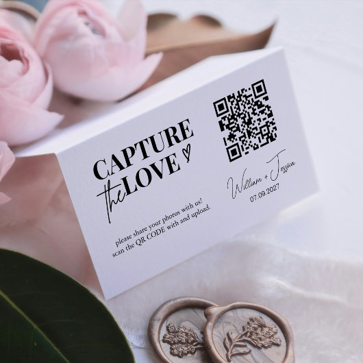 Moderne Script Capture The Love QR-codekaart Kaart
