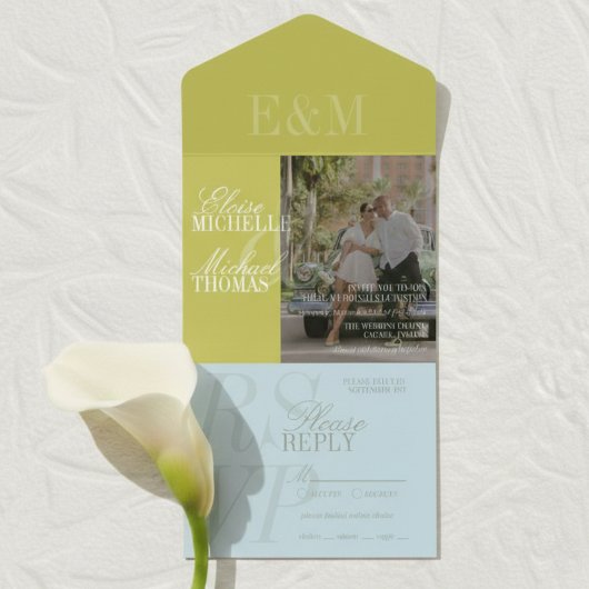 Moderne Script Chartreuse en Blauwe Huwelijk All In One Uitnodiging