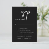 Moderne Script Chic Zwart-Wit Huwelijk RSVP Kaartje (Staand voorkant)