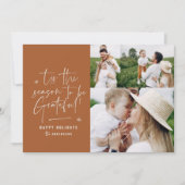 Moderne script dankbaar fotovakantie feestdagenkaart (Voorkant)