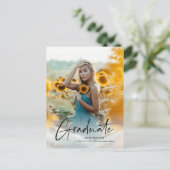 Moderne Script Eenvoudige Foto Afstuderen Uitnodiging Briefkaart (Staand voorkant)