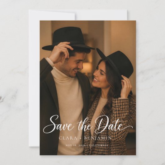 Moderne Script Elegante Trouwfoto Save The Date (Voorkant)