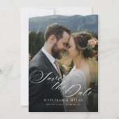Moderne Script Elegante Trouwfoto Save The Date (Voorkant)