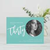 Moderne Script Foto 30e verjaardagsfeestje Blauwgr Kaart (Staand voorkant)