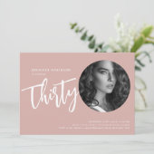 Moderne Script Foto 30e Verjaardagsfeestje Dusty P Kaart (Staand voorkant)