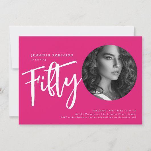 Moderne Script Foto 50e Verjaardagsfeest Hot Pink Kaart (Voorkant)