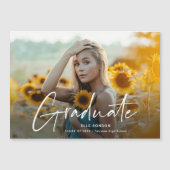 Moderne Script Foto Afstudeerfeest Magnetische Uitnodiging (Voorkant)