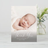 Moderne Script Foto Baby Bedankkaart (Staand voorkant)