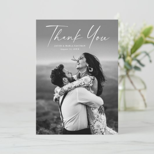 Moderne Script Foto Huwelijk Bedankkaart (Staand voorkant)