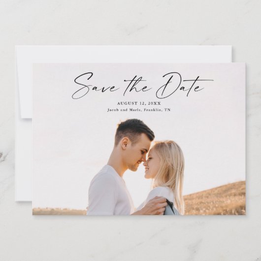 Moderne Script Foto Huwelijk Save The Date (Voorkant)