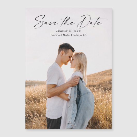 Moderne Script Foto Huwelijk Save The Date Magnetische Uitnodiging (Voorkant)