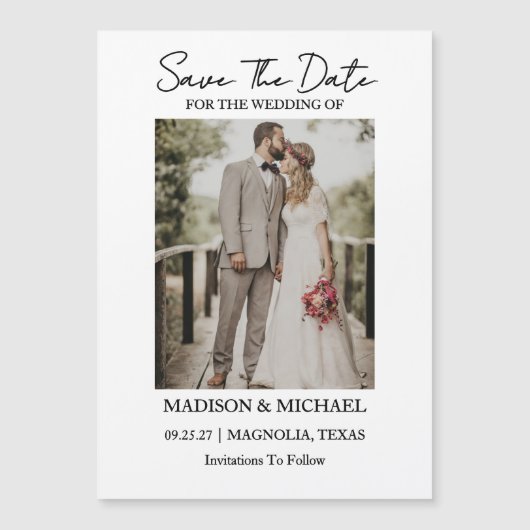 Moderne Script Foto Huwelijk Save The Date Magnetische Uitnodiging (Voorkant)
