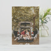 Moderne Script Foto 'Just Married' Trouwfoto Aankondiging (Staand voorkant)