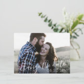 Moderne Script Foto Uitstel Bruiloft Save The Date (Staand voorkant)