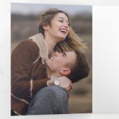 Moderne Script Fotocollage Bruiloft Sla de datum o Drieluik Aankondiging (Binnenzijde eerst)