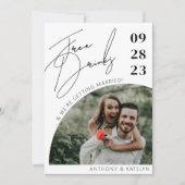 Moderne Script Funny Free Drinken Wedding Photo Save The Date (Voorkant)