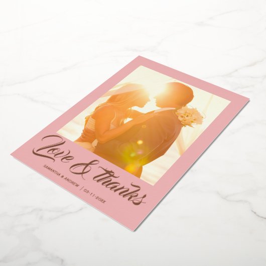 Moderne script gepersonaliseerde trouwkaart bedank folie uitnodiging (Gedraaid)