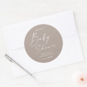 Moderne Script Geslacht Neutrale Baby Shower Ronde Sticker (Envelop)