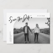 Moderne Script Hart Witte Gebogen Frame Foto Save The Date (Voorkant)
