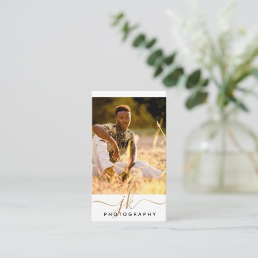 Moderne Script Initialen Monogram fotograaf Visitekaartje (Staand voorkant)