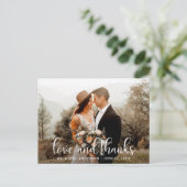 Moderne Script Love and Thanks Trouwfoto Briefkaart (Staand voorkant)